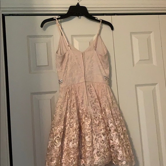 Dress - Picture 3 of 3